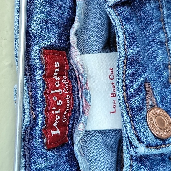 Ladies Levi's Blue Comfortable Low Bootcut Stretch Denim Jeans - Picture 4 of 12